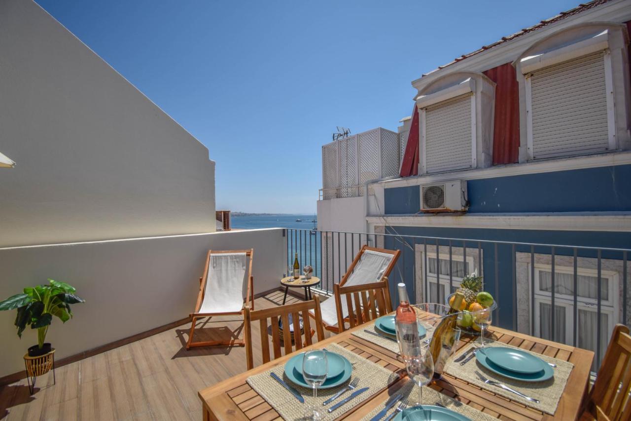 Central & Stylish 2 Bedroom Apartment W/ Balcony Cascais Eksteriør bilde