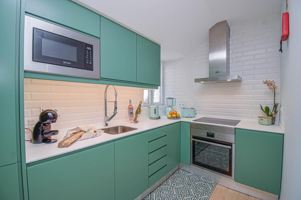 Central & Stylish 2 Bedroom Apartment W/ Balcony Cascais Eksteriør bilde