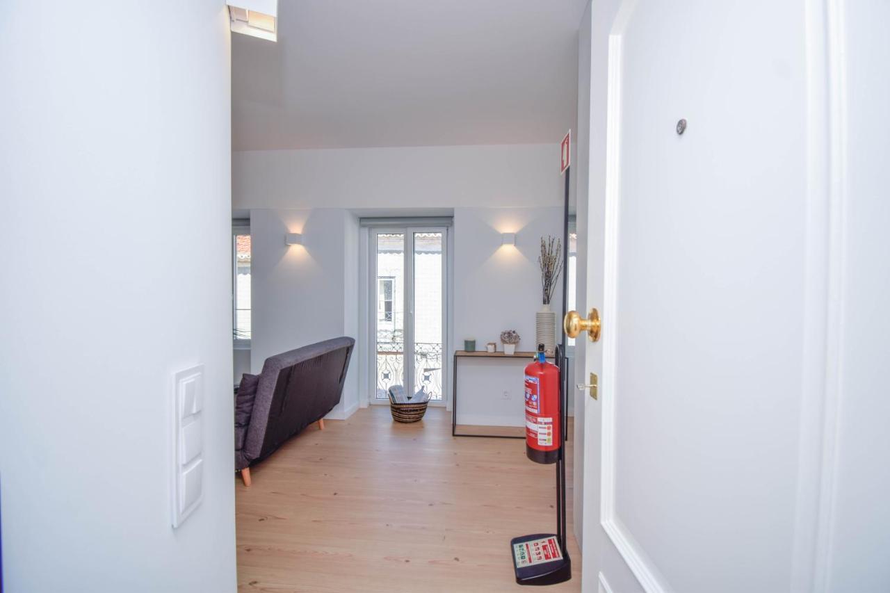 Central & Stylish 2 Bedroom Apartment W/ Balcony Cascais Eksteriør bilde